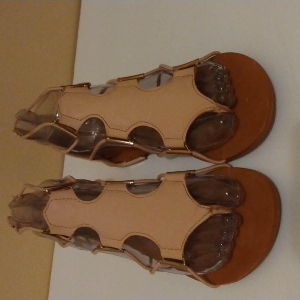 ALDO - Picture 2 of 7